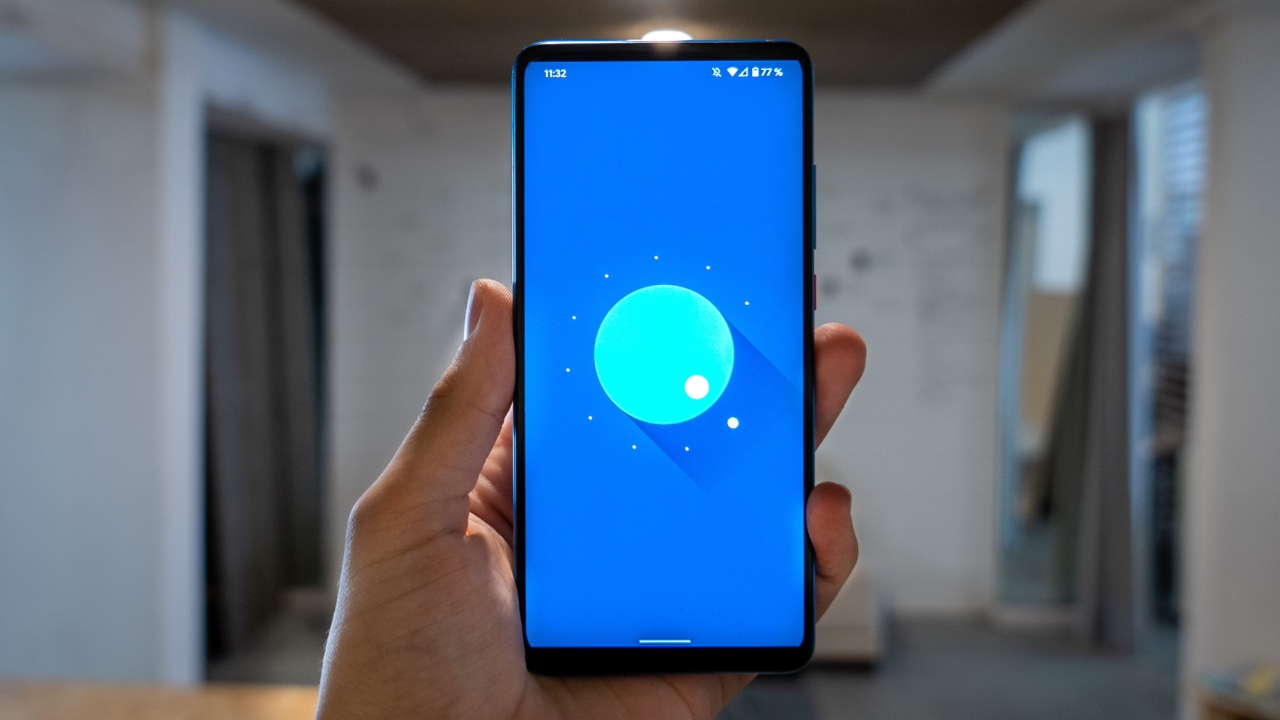 Telefone Android na mão