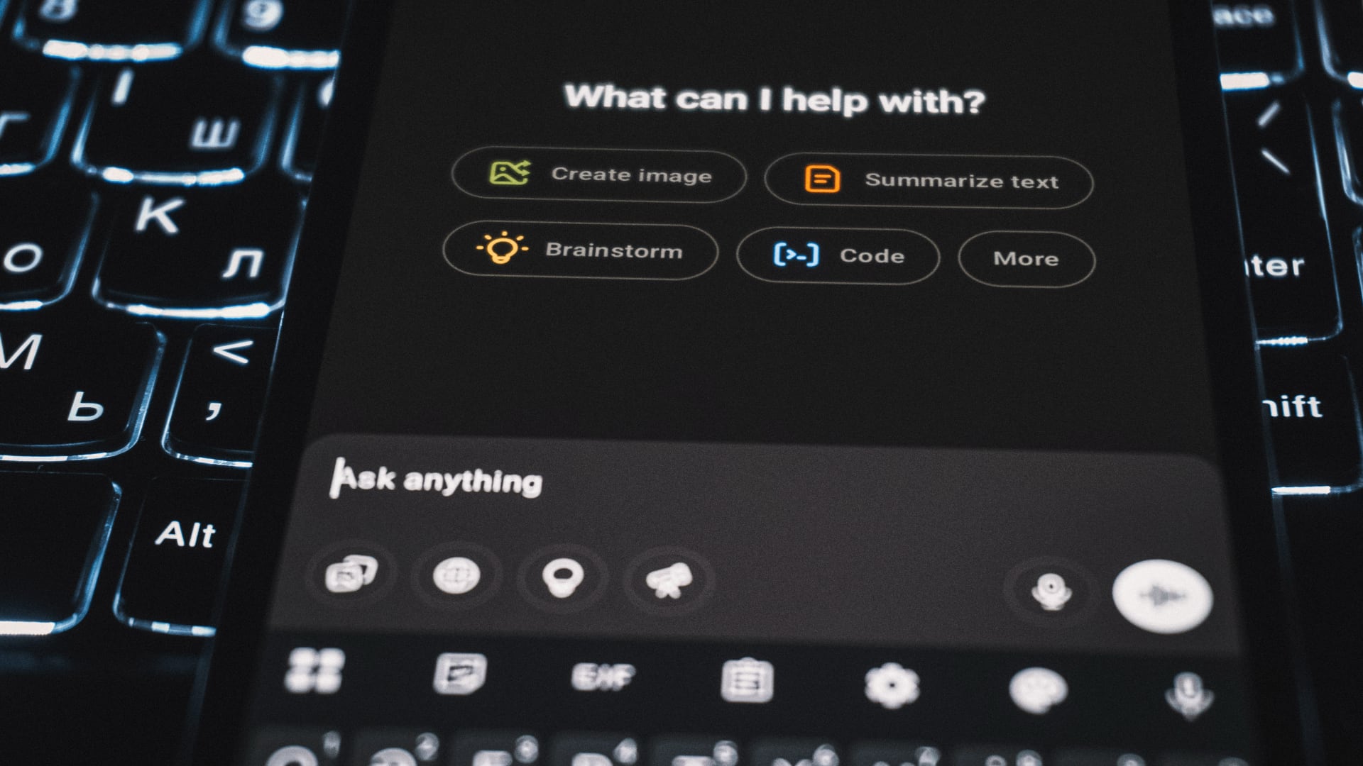 Aplikace ChatGPT na mobilu | Zdroj: Unsplash