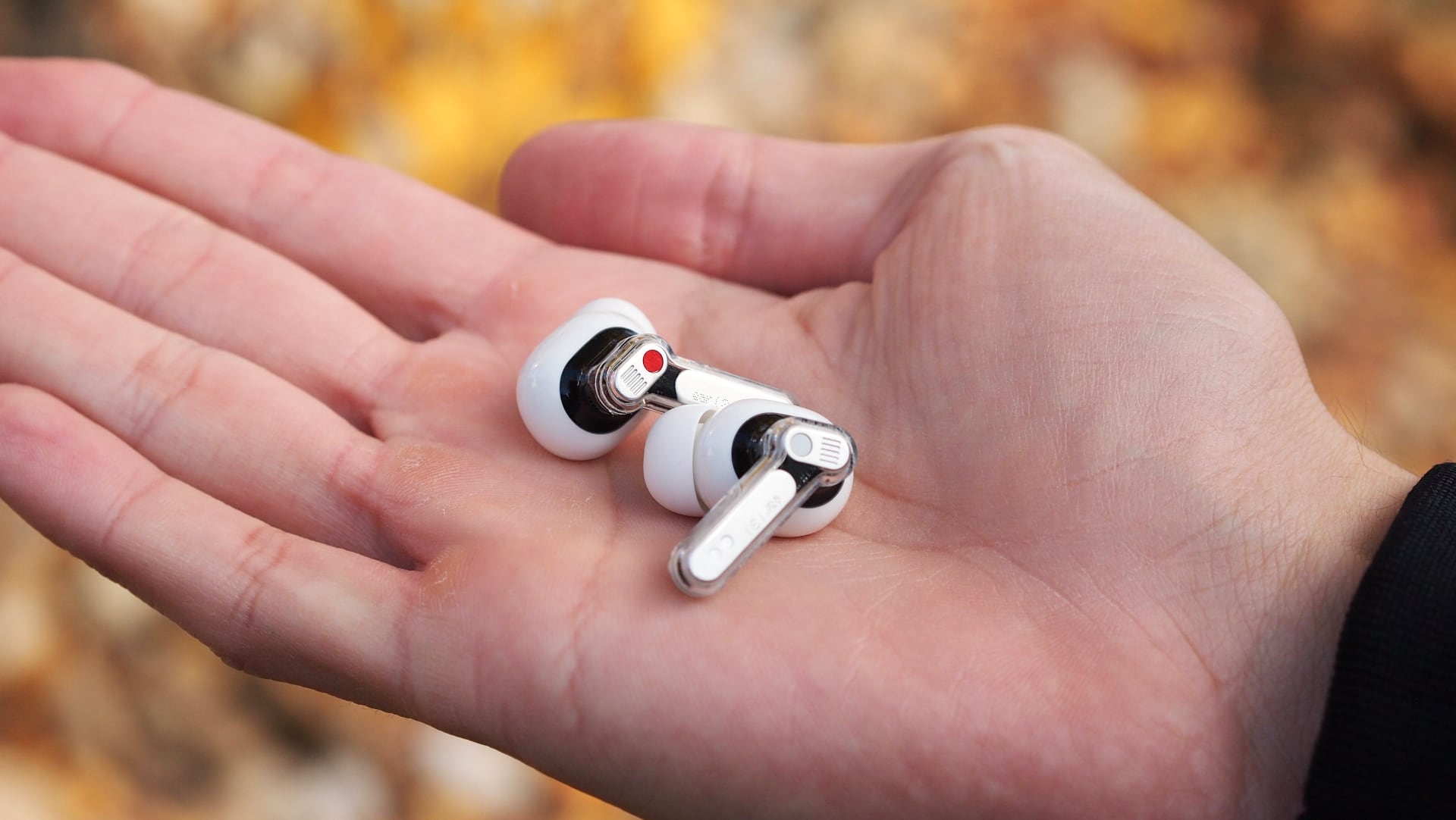 Nothing Ear (3) v ruce | Zdroj: Luboš Srb