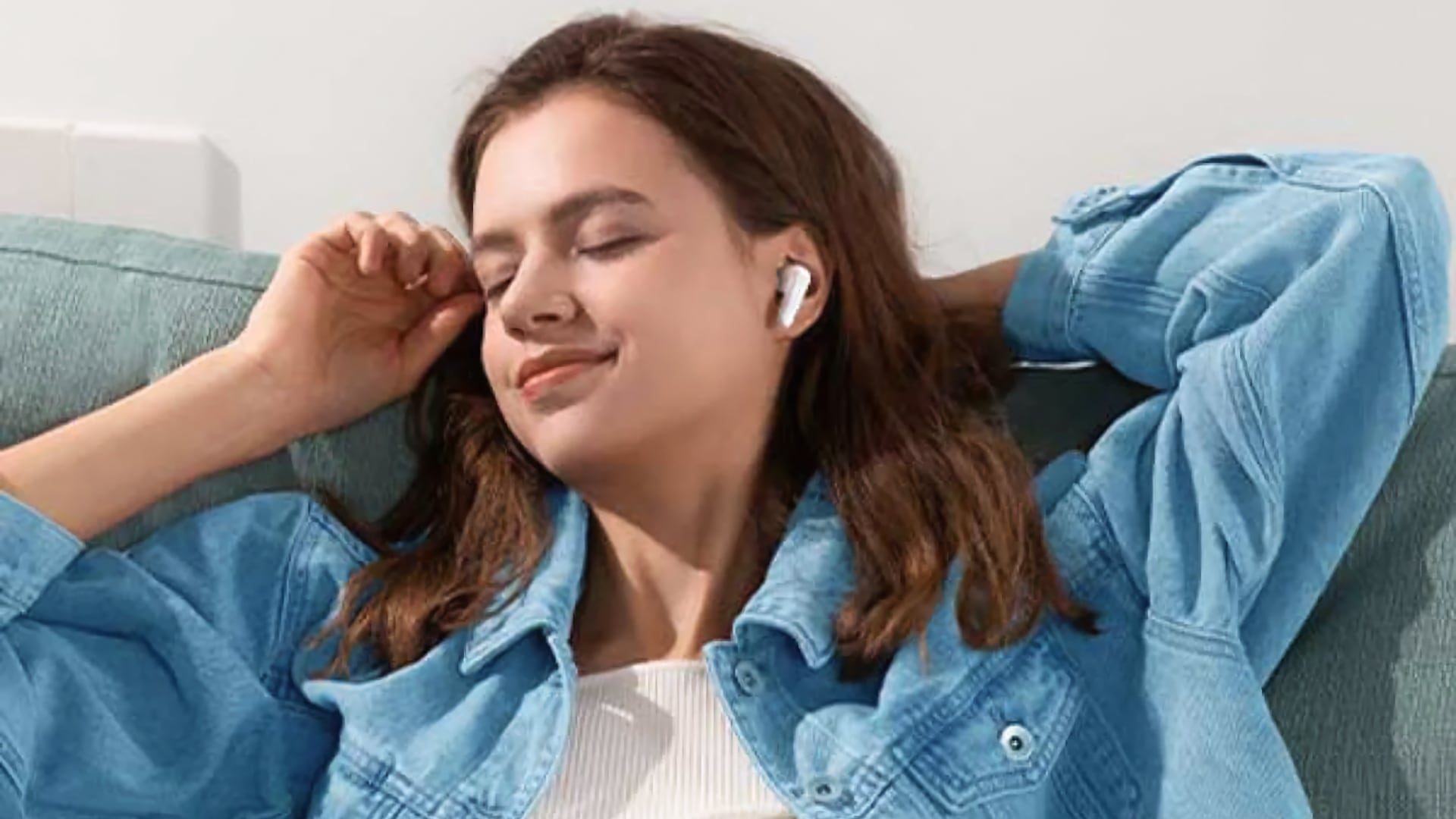 Bezdrátová sluchátka Anker Soundcore P20i White | Zdroj: Lidl